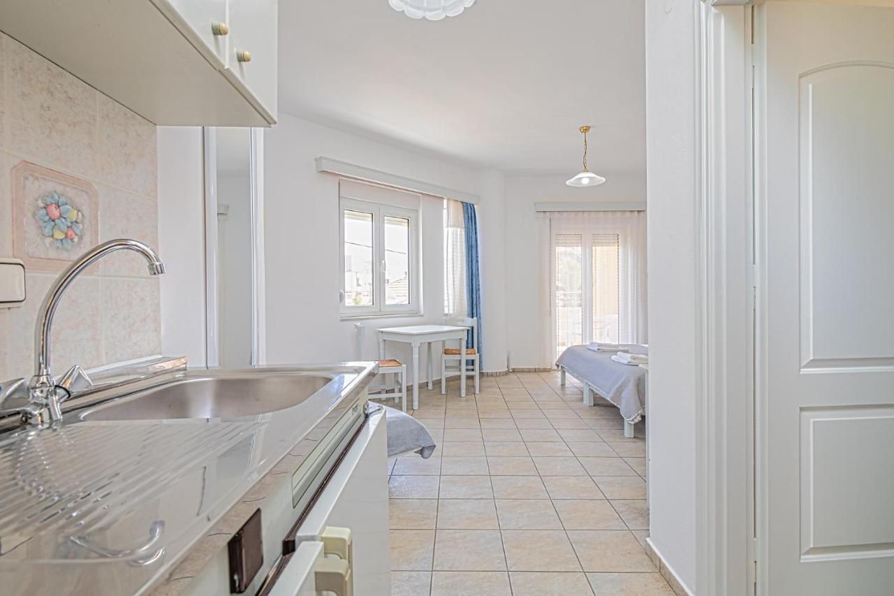 Marias Studios And Apartments Platanias  Bagian luar foto