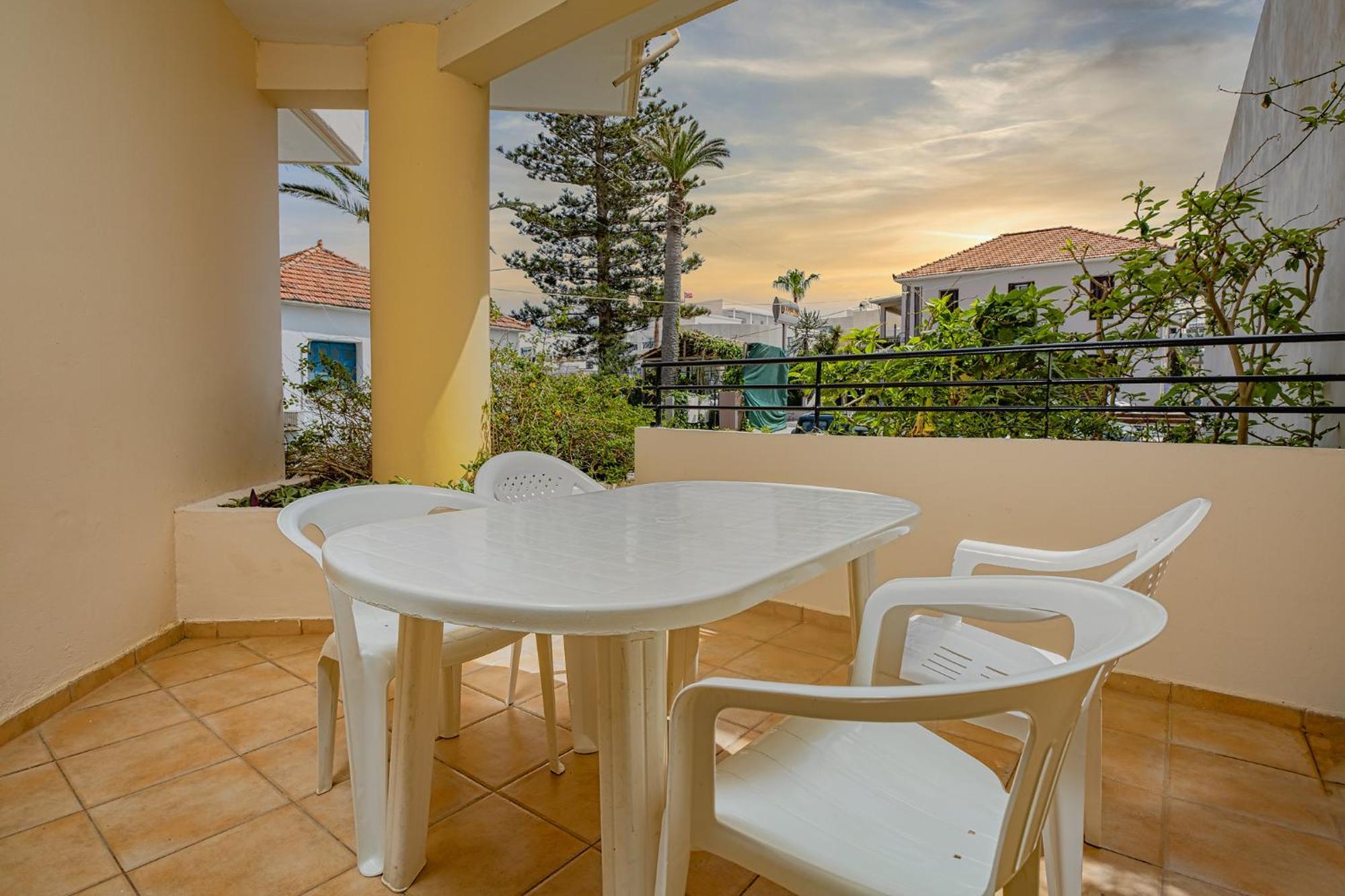 Marias Studios And Apartments Platanias  Ruang foto