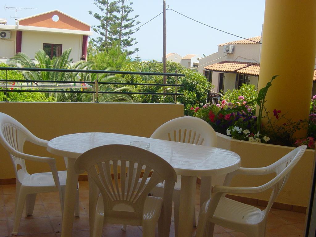 Marias Studios And Apartments Platanias  Bagian luar foto